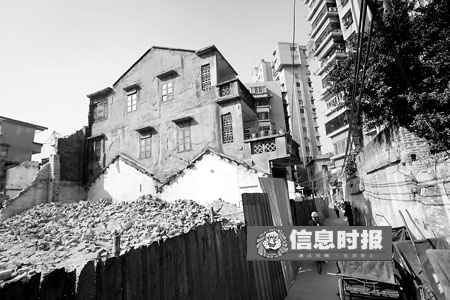 鰲洲外街37號房主成為南華西拆遷改造中唯一的“釘子戶”，危改辦協(xié)商未果只好提請仲裁。